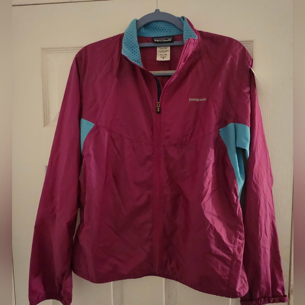 Patagonia Women's Pink‎ and Blue Jacket